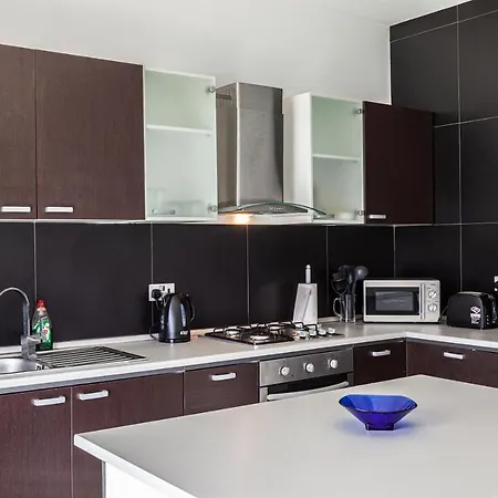 Z4 - Seafront * Сент-Полс-Бей