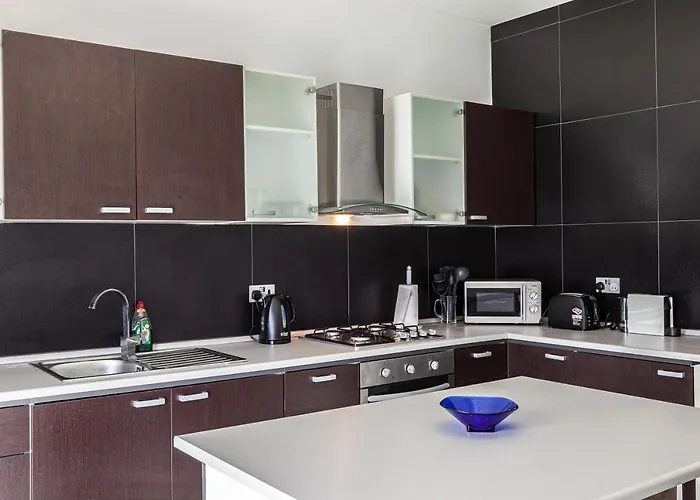 Z4 - Seafront * Σεντ Πόλς Μπέι