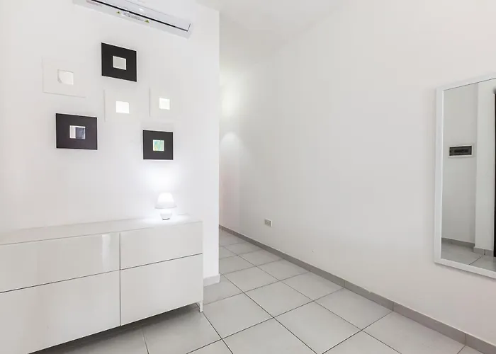 Z4 - Seafront Apartment